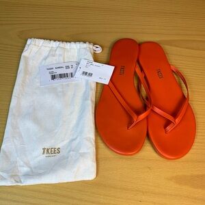 Tkees flip flops size 10